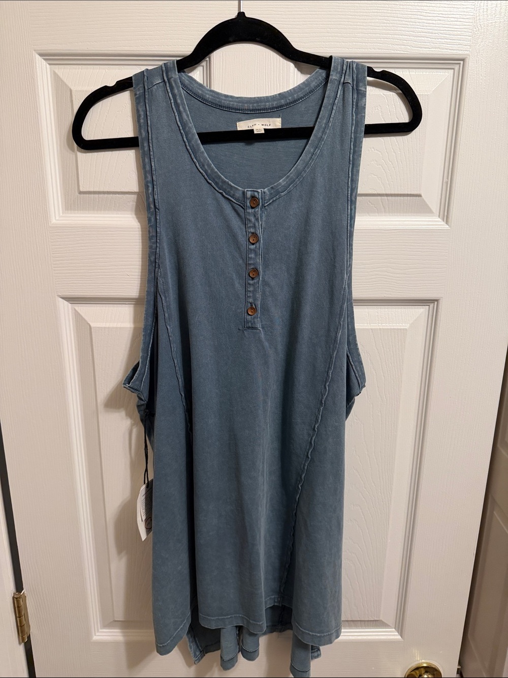 Cleo & Wolf Sleeveless Washed Blue Henley Tank Top XL